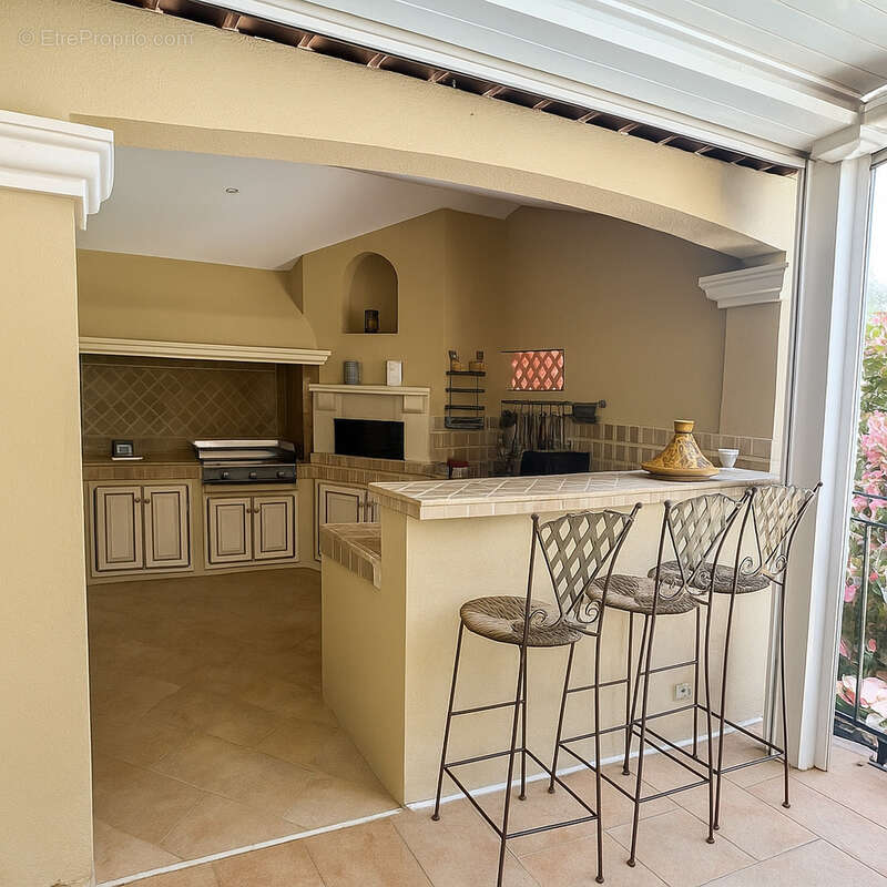 Maison à SOLLIES-TOUCAS