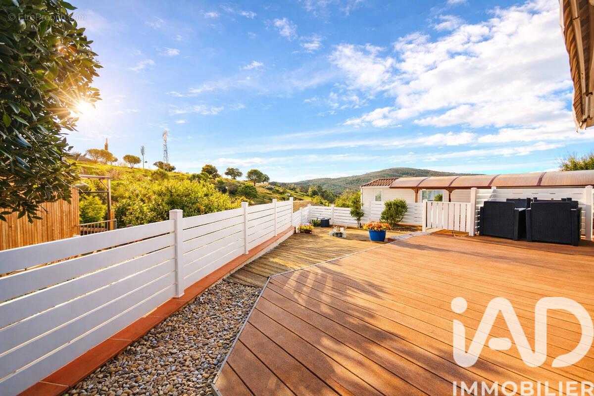 Photo 1 - Maison à ROQUEBRUNE-SUR-ARGENS