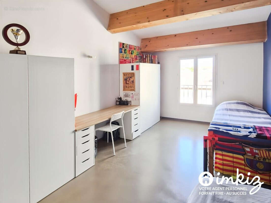 Appt. T4 en duplex dans maison de village - Garage - photo 8
