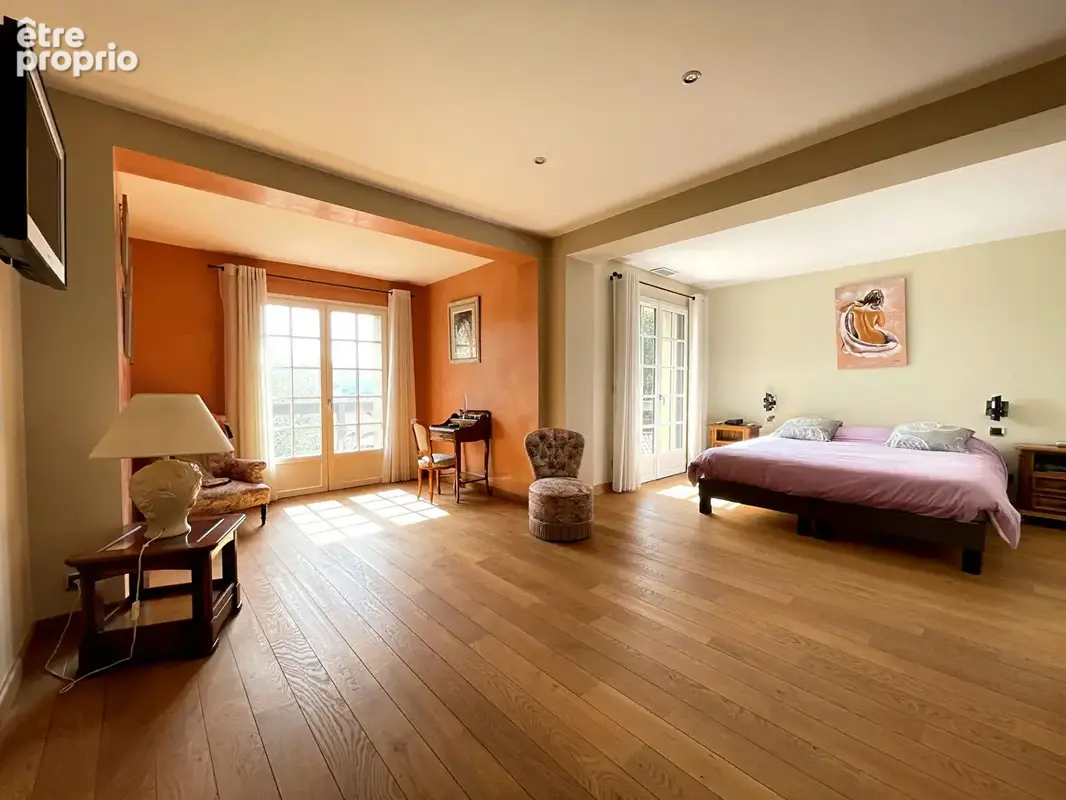 Maison familiale lumineuse de 190m² avec piscine sur 1 500 m² de terrain - photo 8