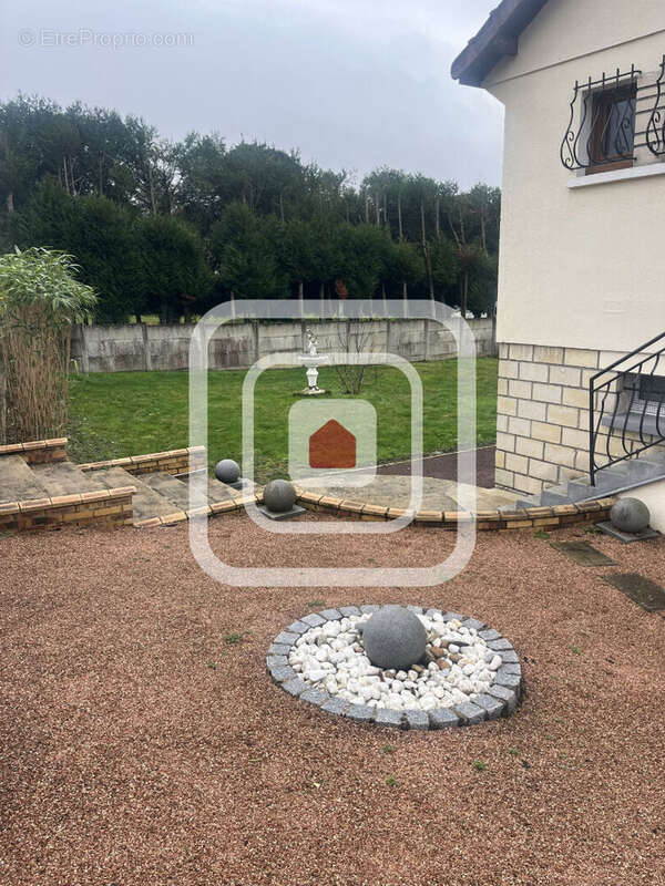 Maison à VAILLY-SUR-AISNE