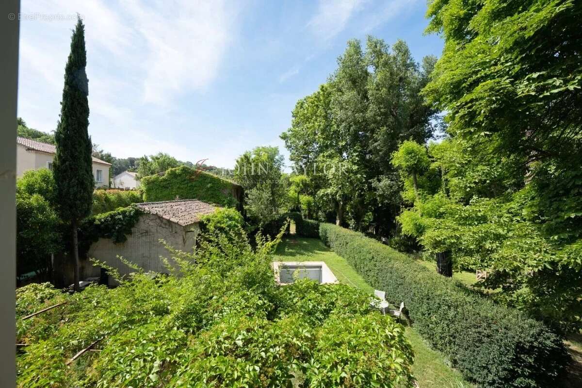 Appartement à LA TOUR-D'AIGUES
