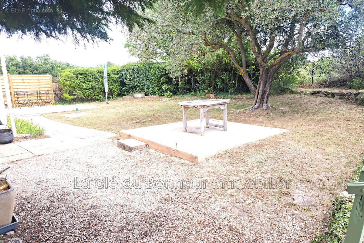 Maison à ARTIGNOSC-SUR-VERDON