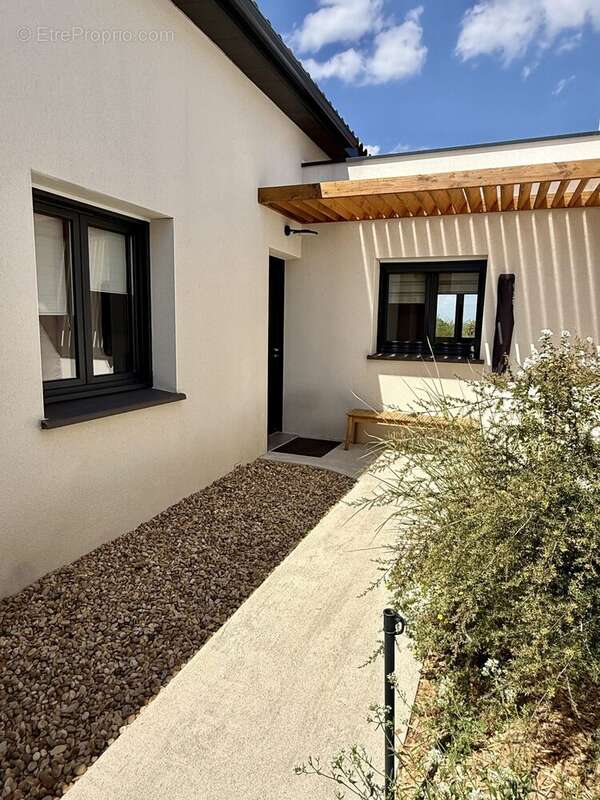 Maison 119 m² à Saint-Thibery  - photo 3