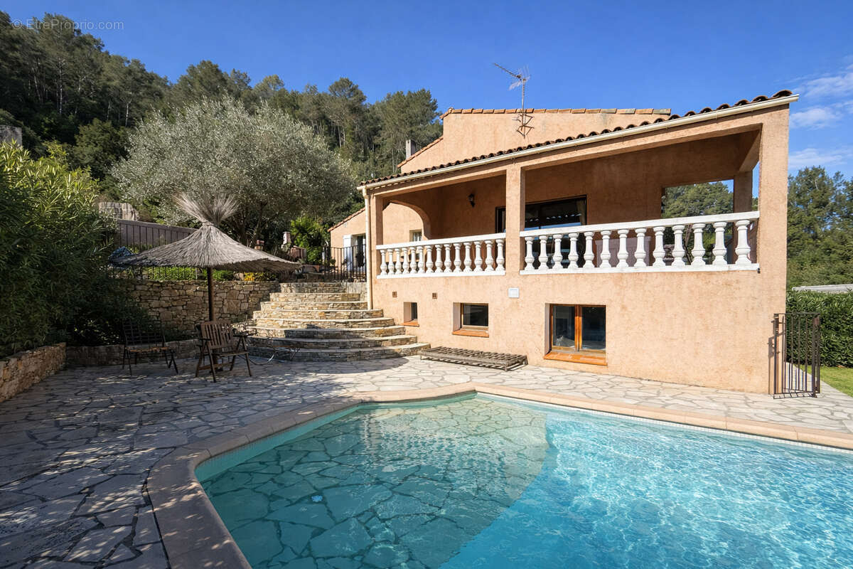 Maison à SOLLIES-TOUCAS