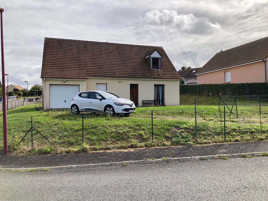 Maison à CONDE-SUR-NOIREAU