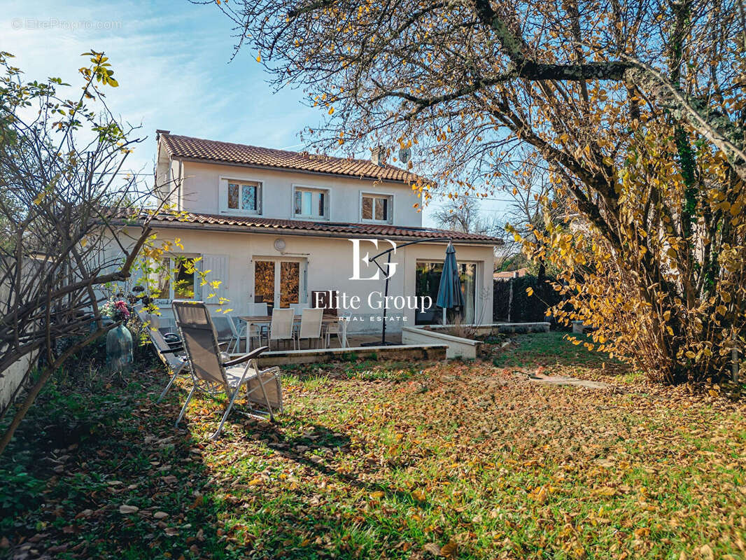 Maison à L&#039;ISLE-D&#039;ESPAGNAC