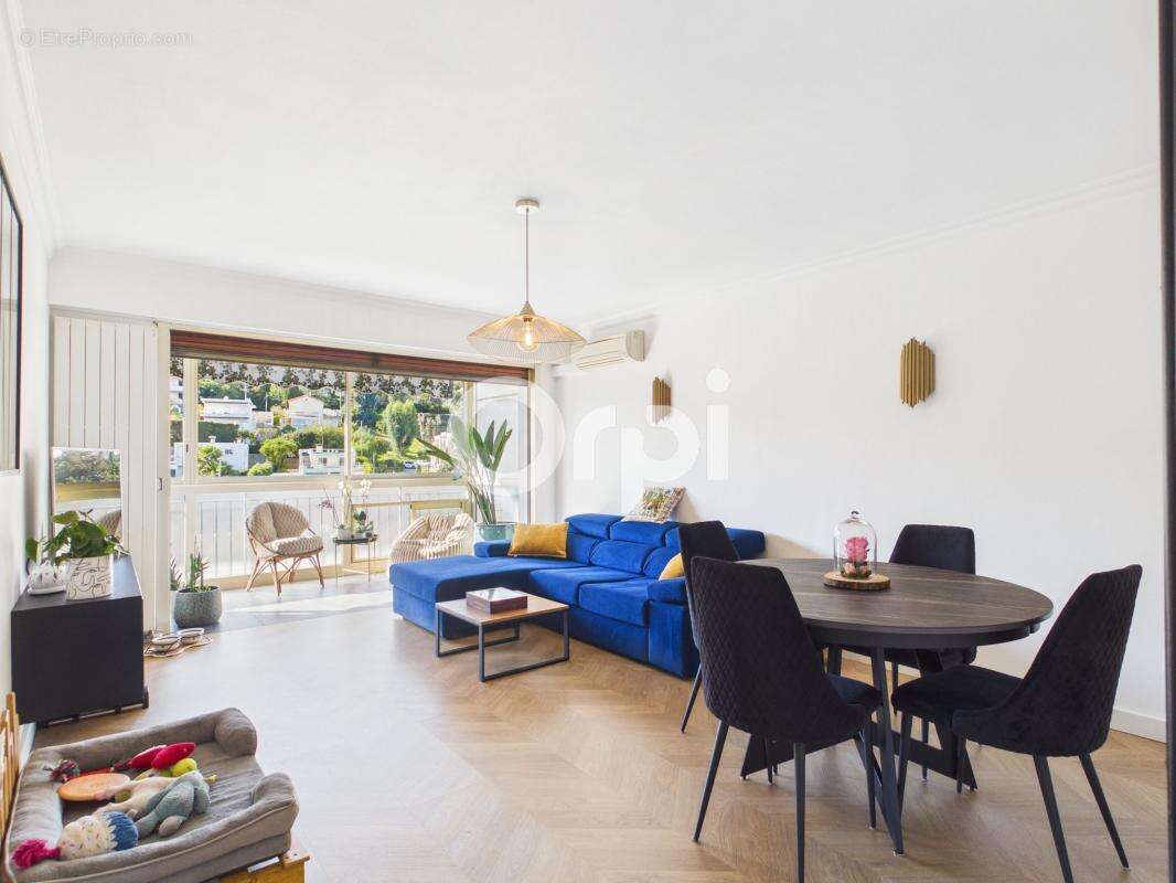 Appartement à MANDELIEU-LA-NAPOULE