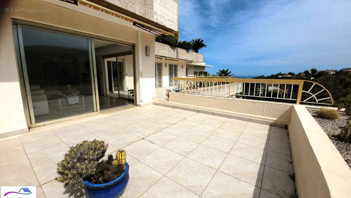 Appartement à MANDELIEU-LA-NAPOULE