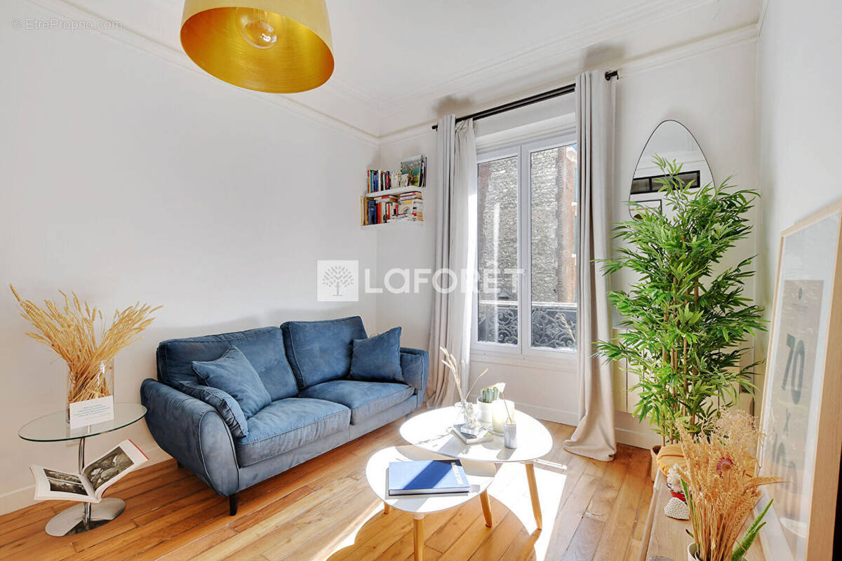 Appartement à PARIS-14E