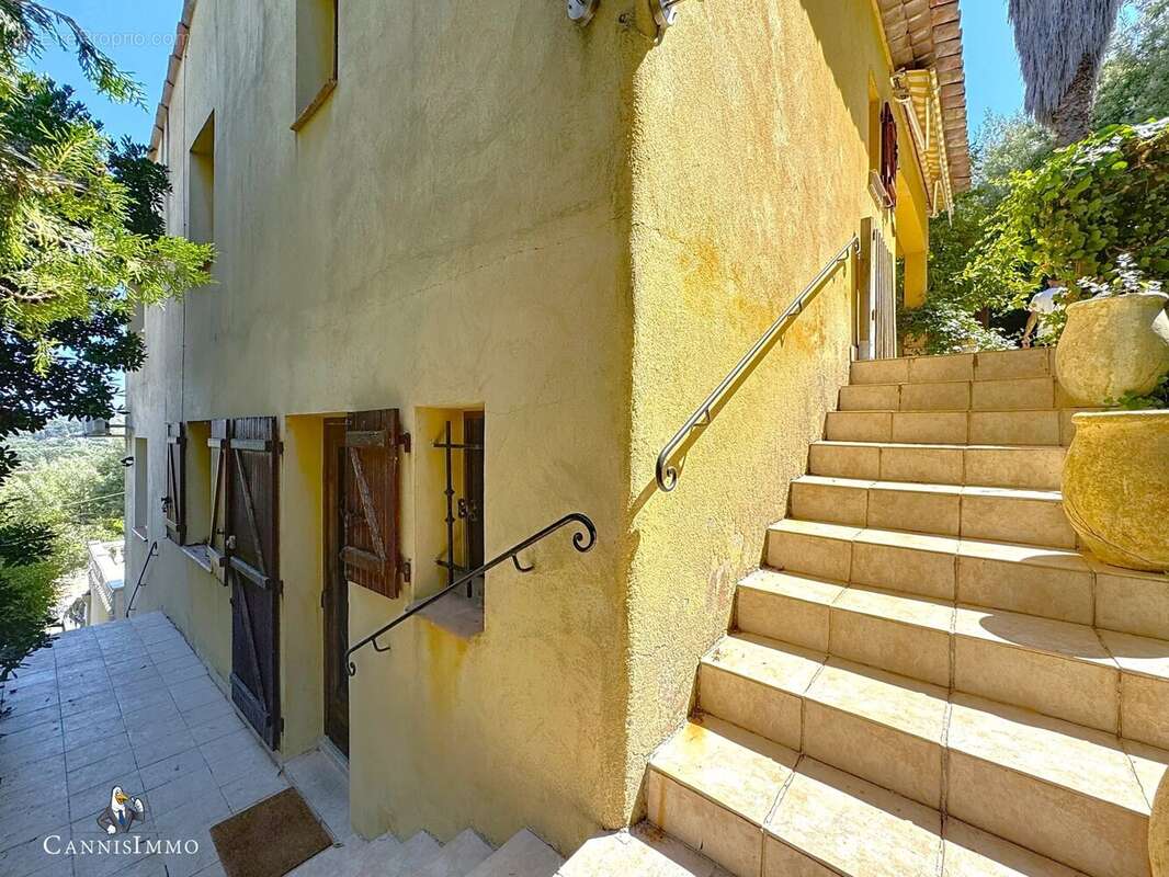 Maison à MANDELIEU-LA-NAPOULE