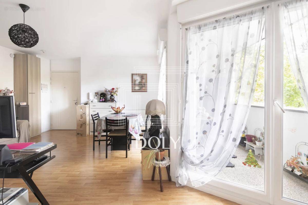 Appartement à PARIS-19E