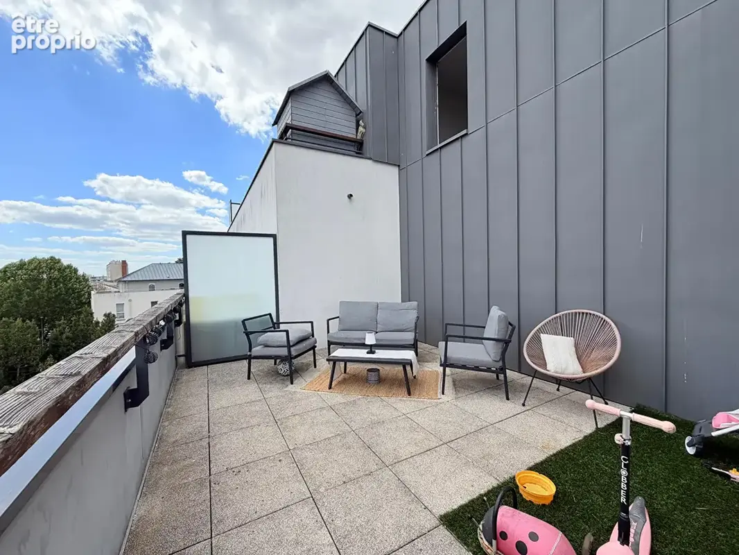 T3 avec terrasse rue de nantes ! - photo 1