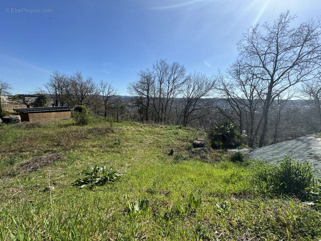 Terrain à MALEMORT-SUR-CORREZE