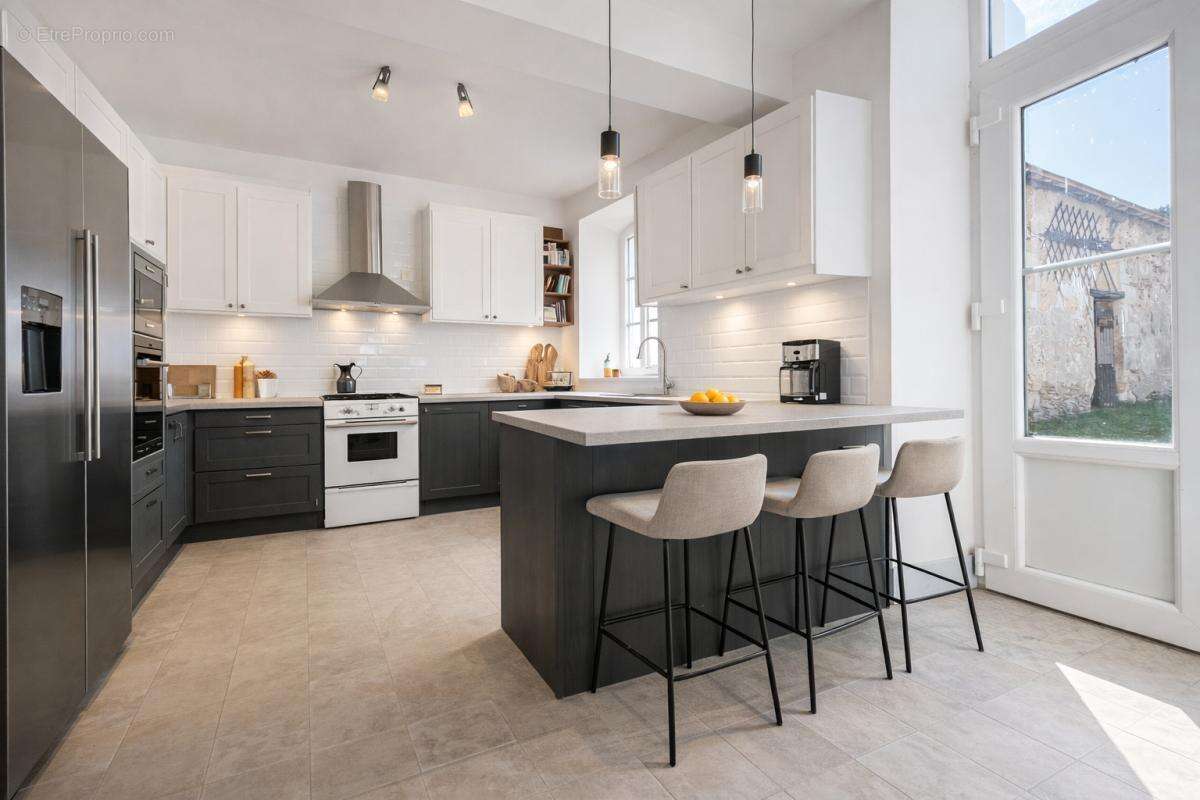 Maison Ecueille 7 pièce(s) 250 m2 - photo 8
