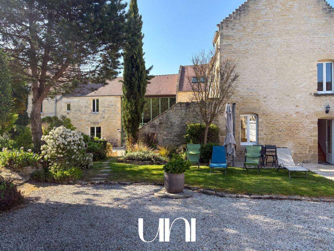 Maison à FONTAINE-HENRY