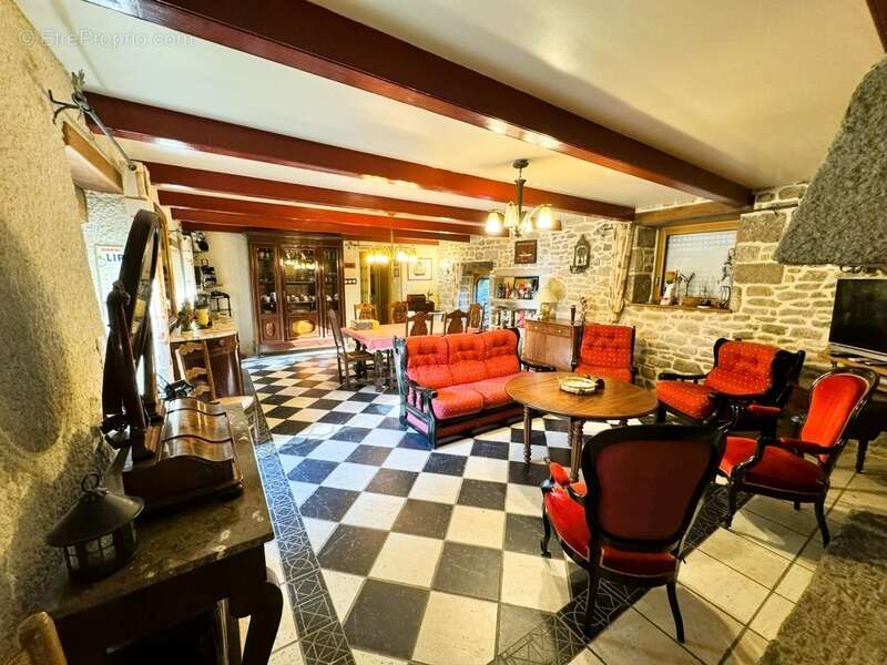 Maison à PLOUNEOUR-TREZ