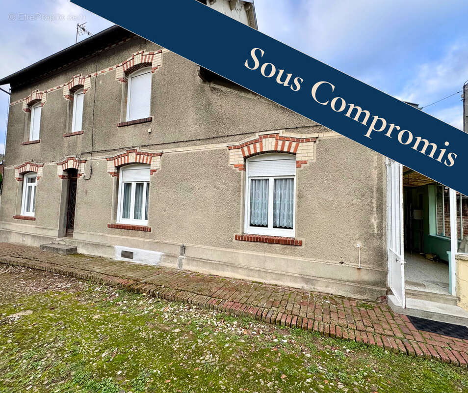 Maison à CROISILLES