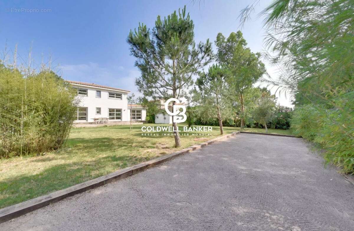 Maison à VILLENEUVE-DE-LA-RAHO