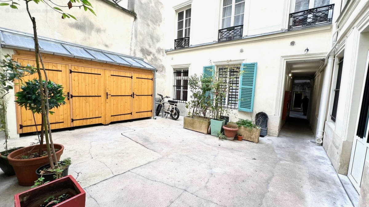 Appartement à PARIS-2E