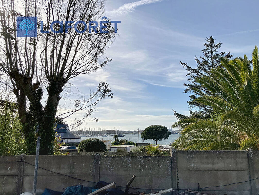 Terrain à LOCMIQUELIC