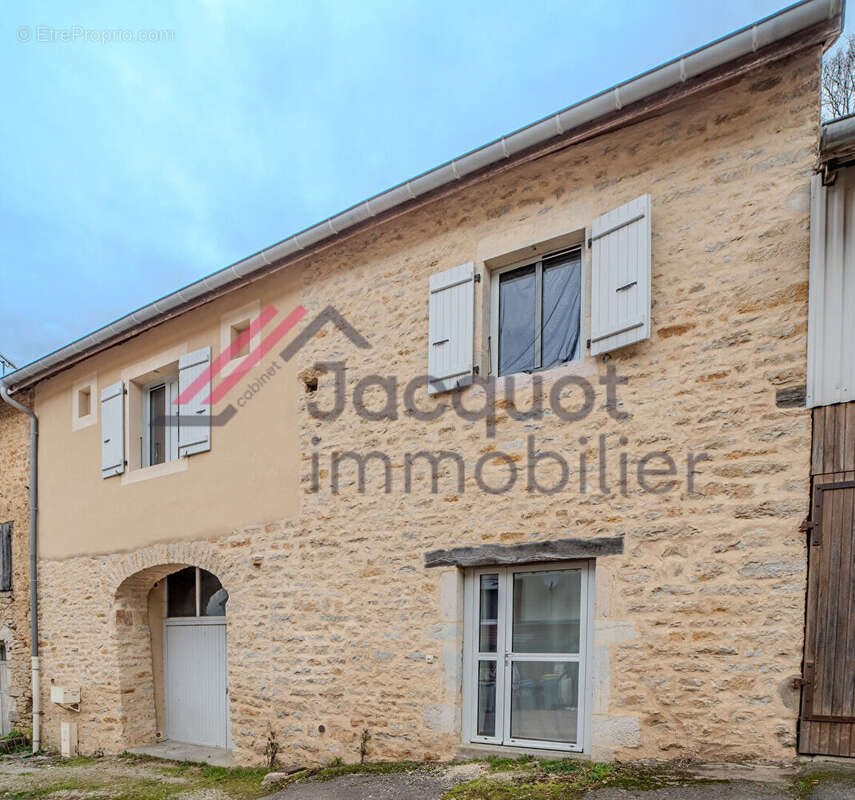 Maison à LONS-LE-SAUNIER
