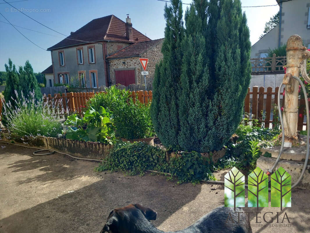 Maison 85 m² à Chambon-Sainte-Croix  - photo 4