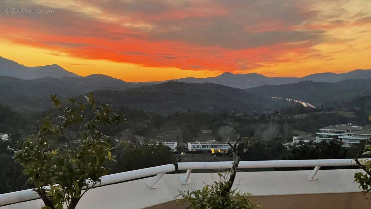 Appartement à MANDELIEU-LA-NAPOULE