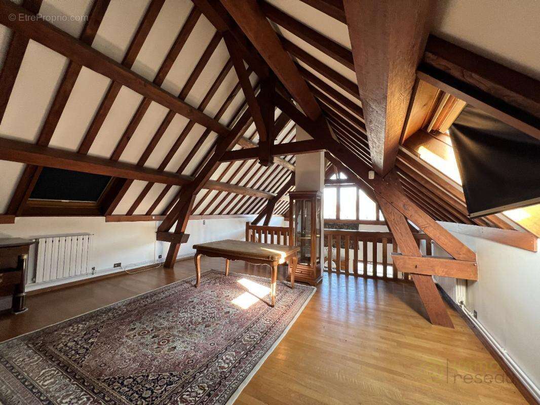 Maison à THIERS-SUR-THEVE
