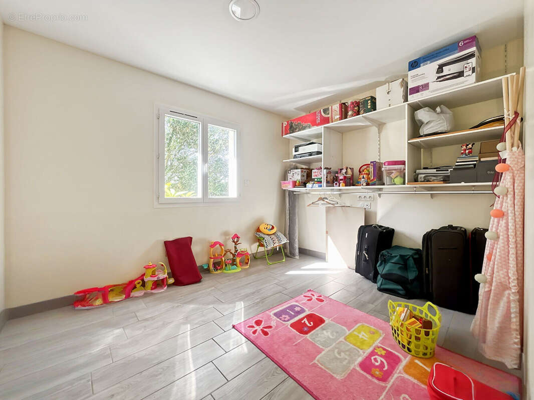 A vendre - Maison récente de plain-pied à LA BRÈDE - 5 pièce(s) - photo 10
