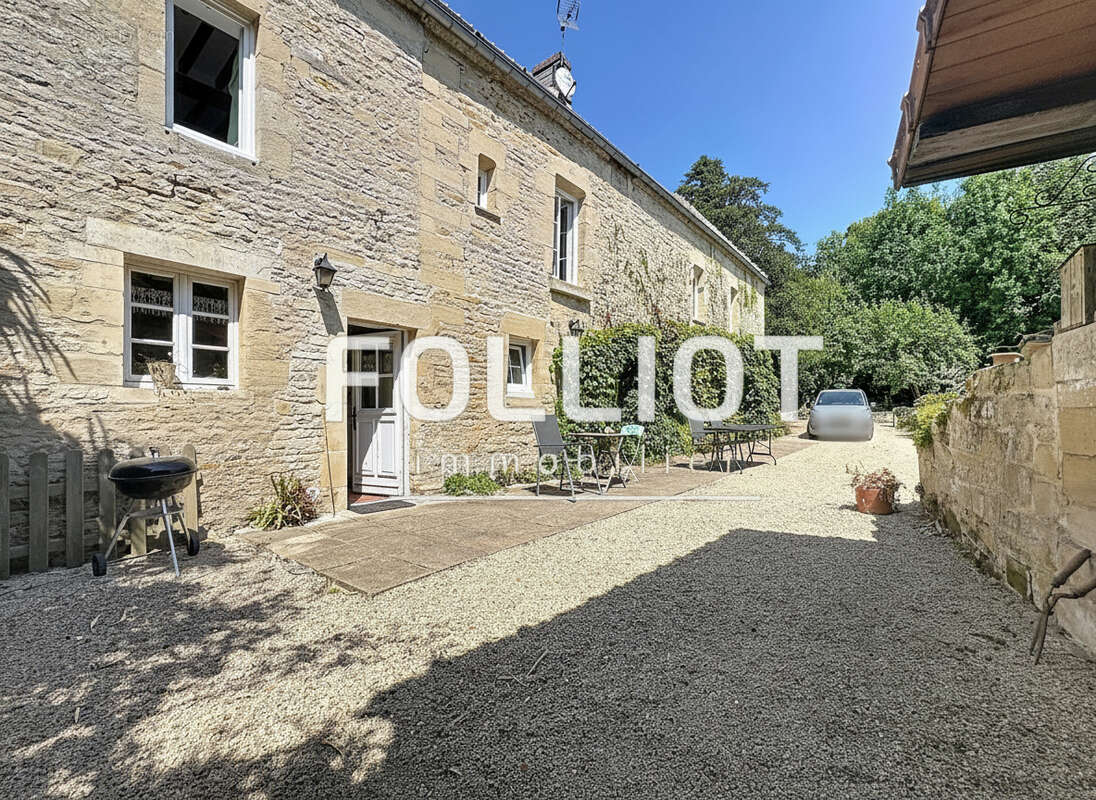 A VENDRE Maison de charme du XVIIIe siècle à Amblie - photo 16