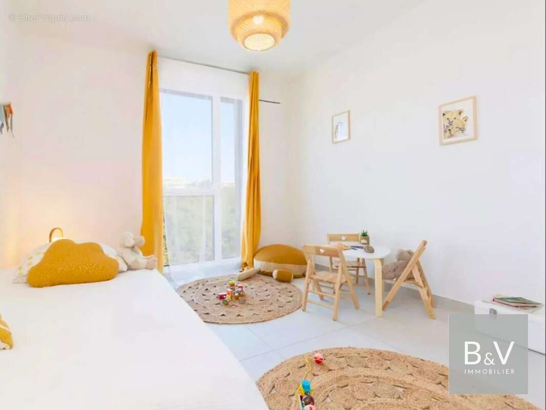 Appartement à SAINT-LAURENT-DU-VAR