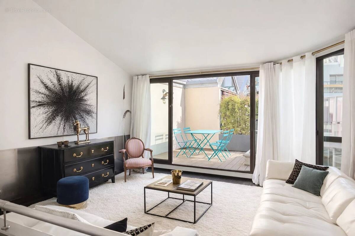 Appartement à NEUILLY-SUR-SEINE