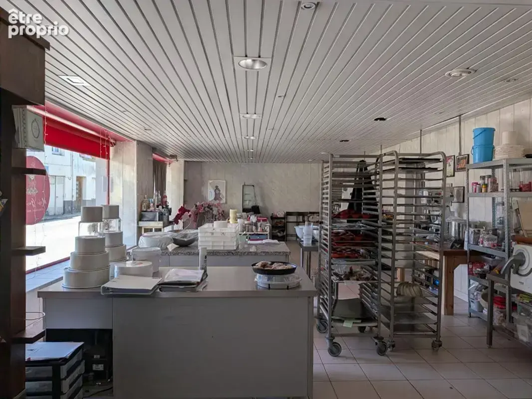 local commercial + habitation - photo 3