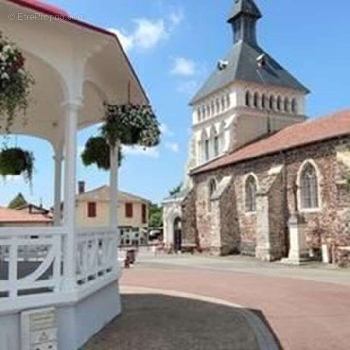 Appartement à PARENTIS-EN-BORN