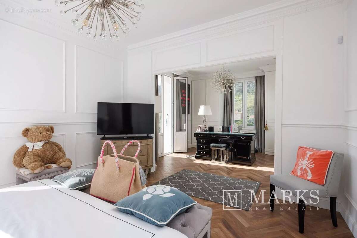 Villa rénovée avec goût avec maison d'amis et vue dégagée - photo 25