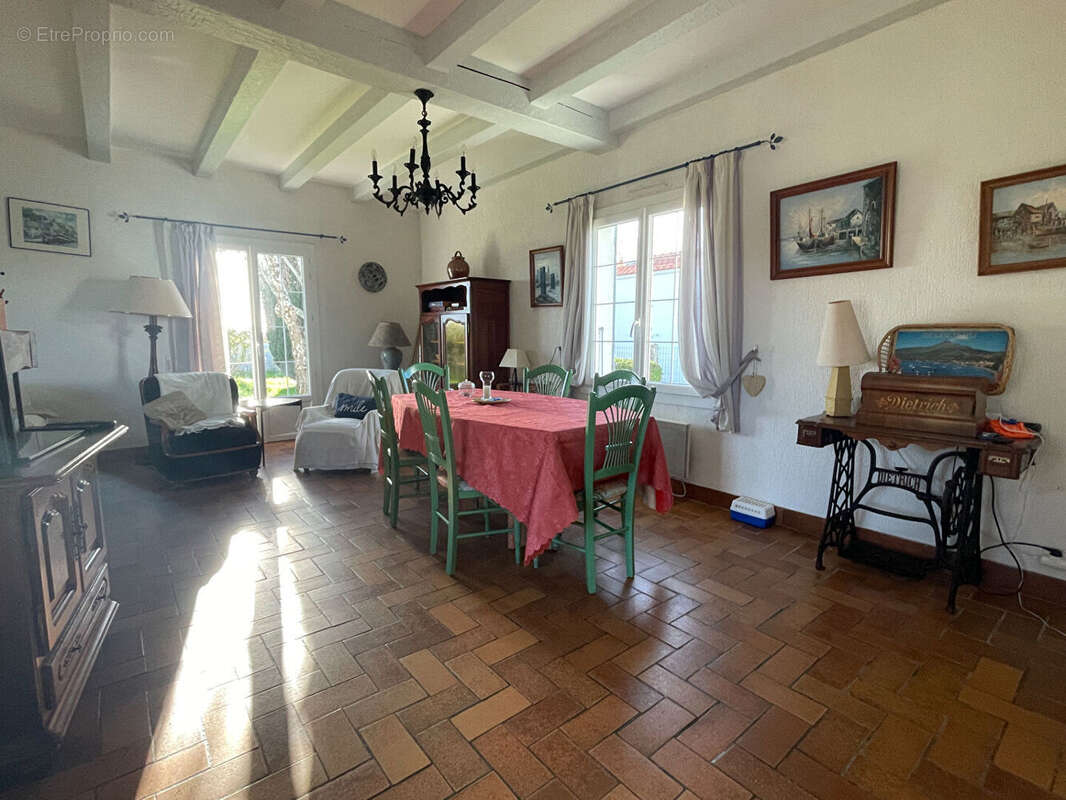 Maison à LA BREE-LES-BAINS