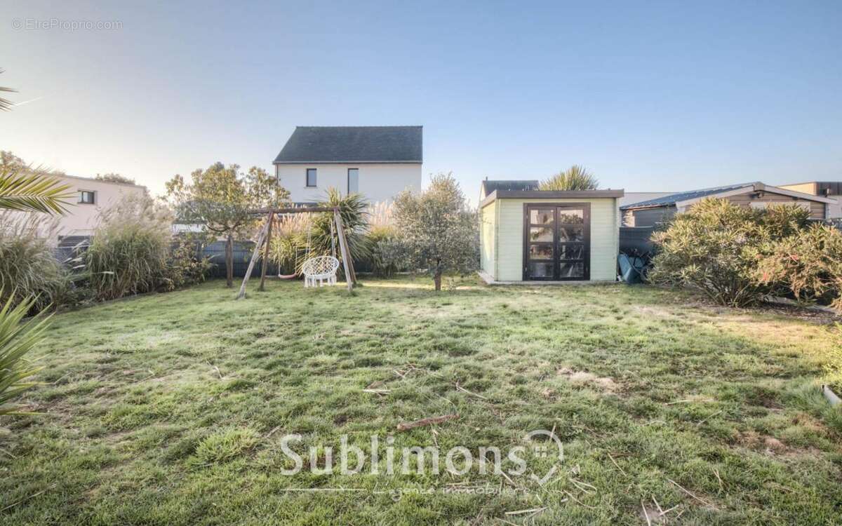 Maison à LA TRINITE-SURZUR