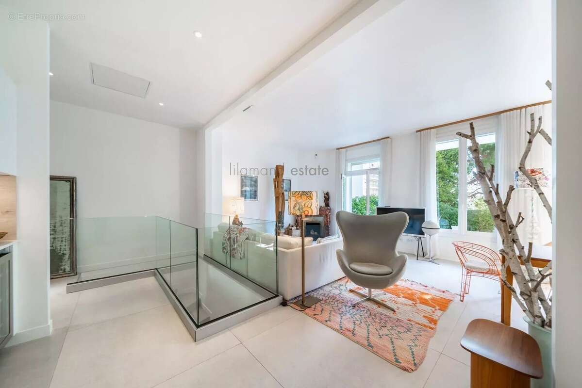 Cannes - villa belle epoque renovee - calme et proximite centre - photo 11