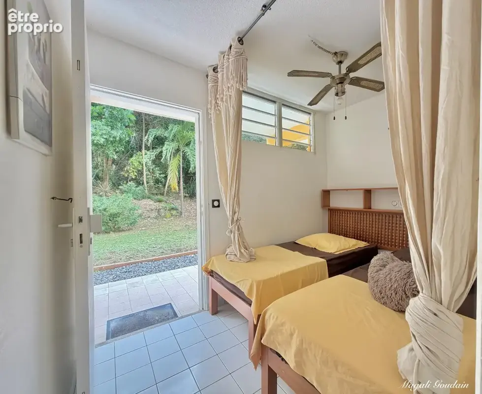 En exclusivite - a vendre studio rénové avec terrasse, parking privé et plages à pied - le moule - photo 5