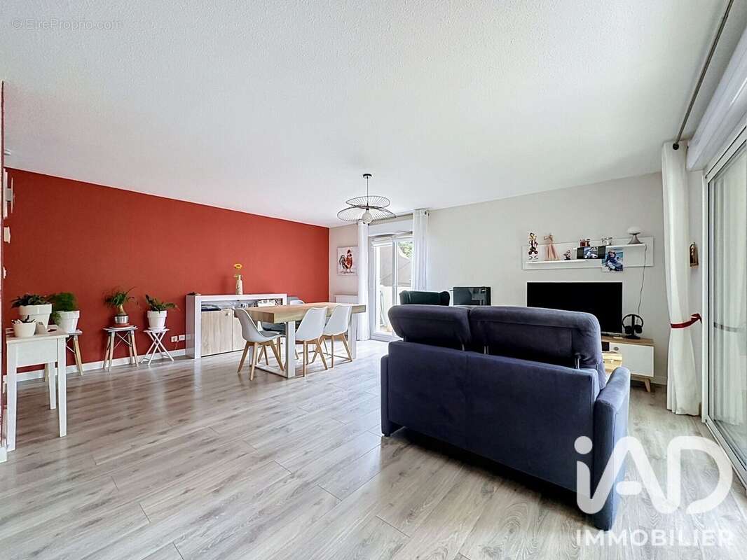 Appartement 89 m² à Quintal  - photo 7