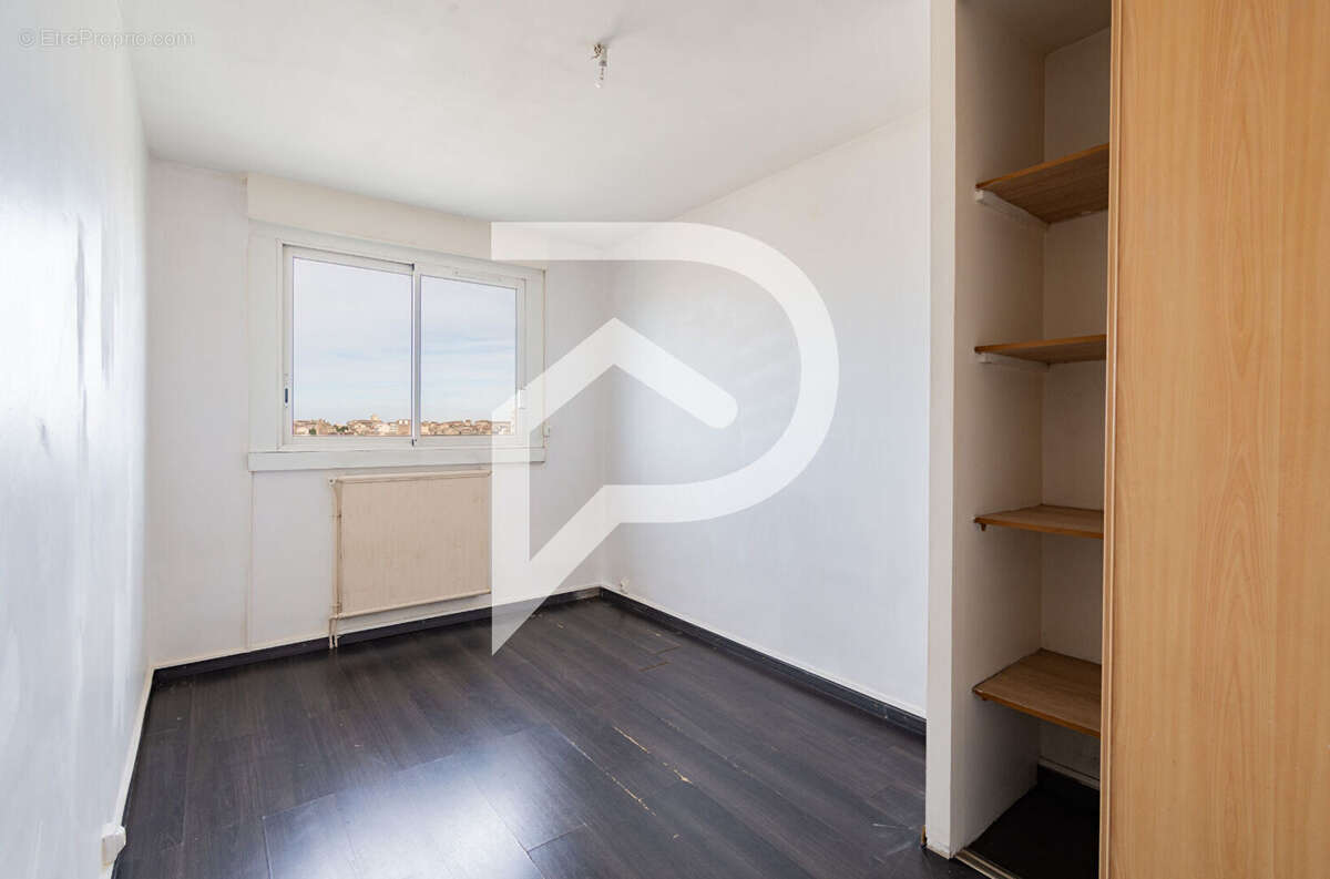 Appartement à MARSEILLE-5E