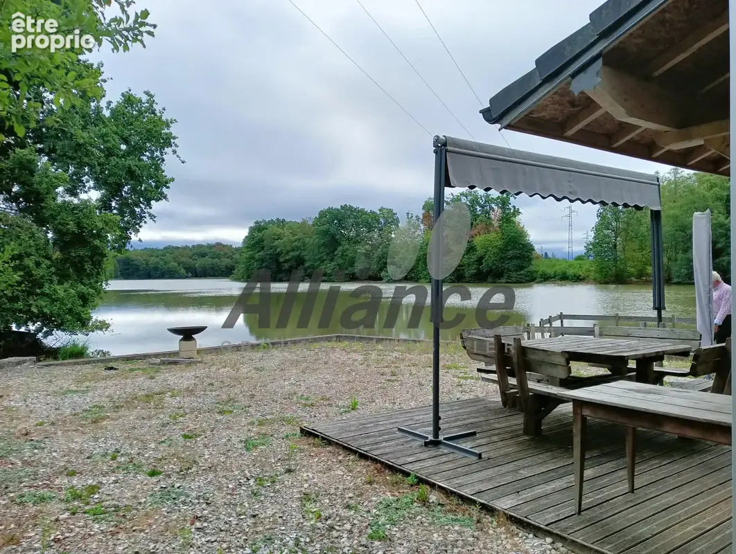 Etang  de  7  ha  50  d eau  entre  luxeuil  et  lure  avec  cabane  de  pecheur - photo 24