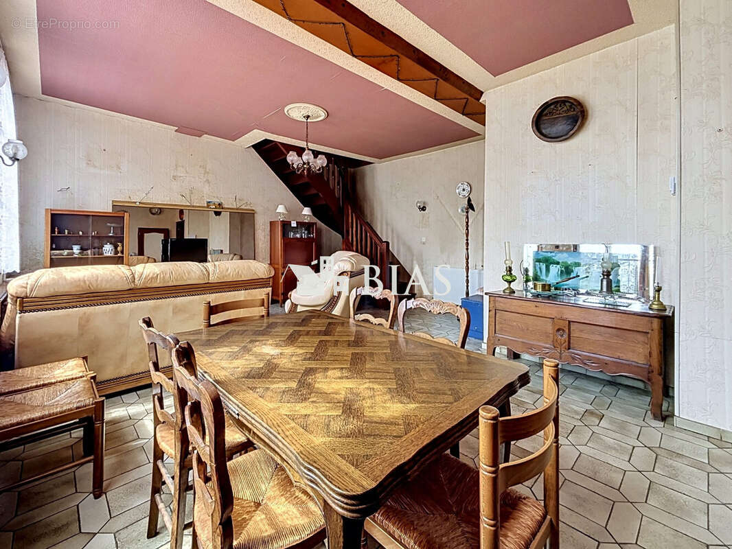 Maison à LA HAYE-MALHERBE