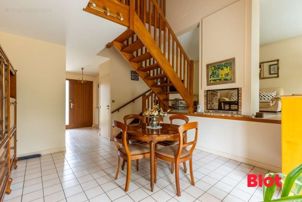 Maison à VERN-SUR-SEICHE
