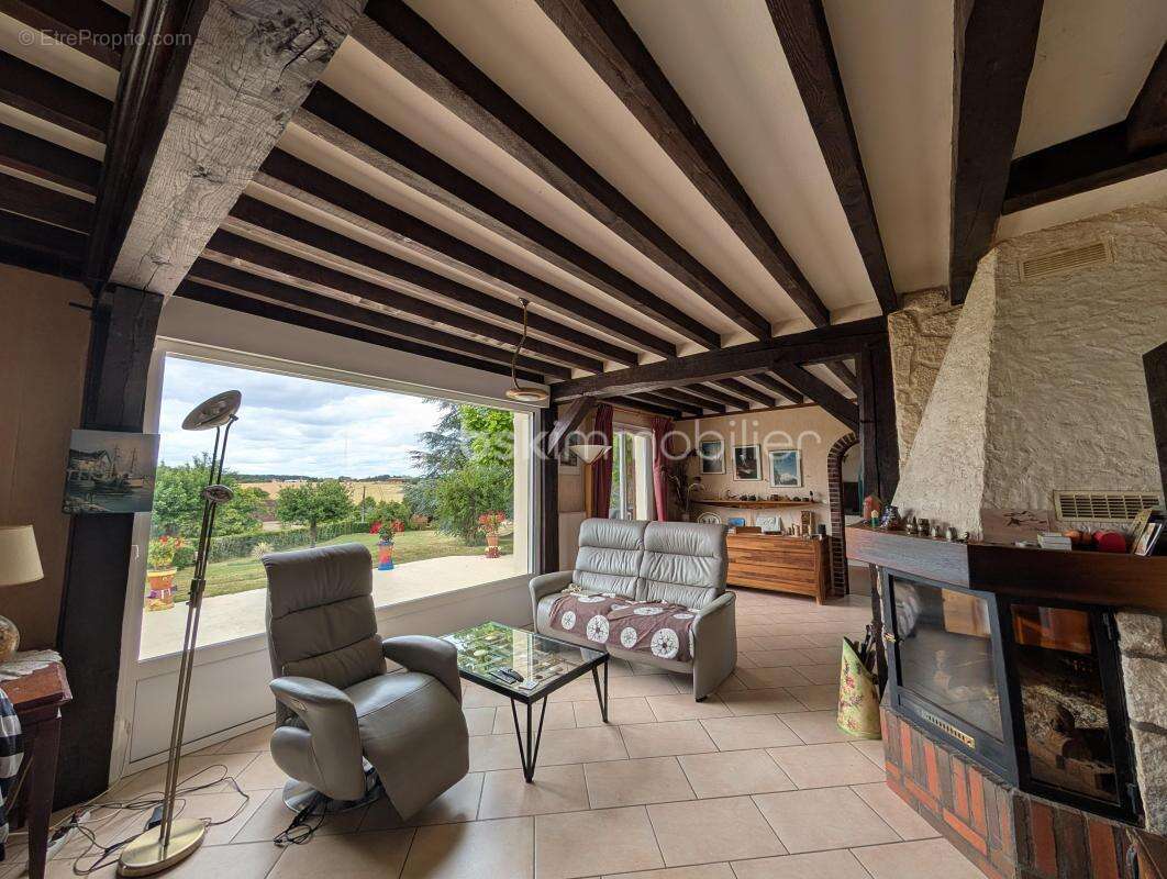 Demeure familiale de 171 m², dépendances et chapelle sur un parc de 5100 m² - photo 7