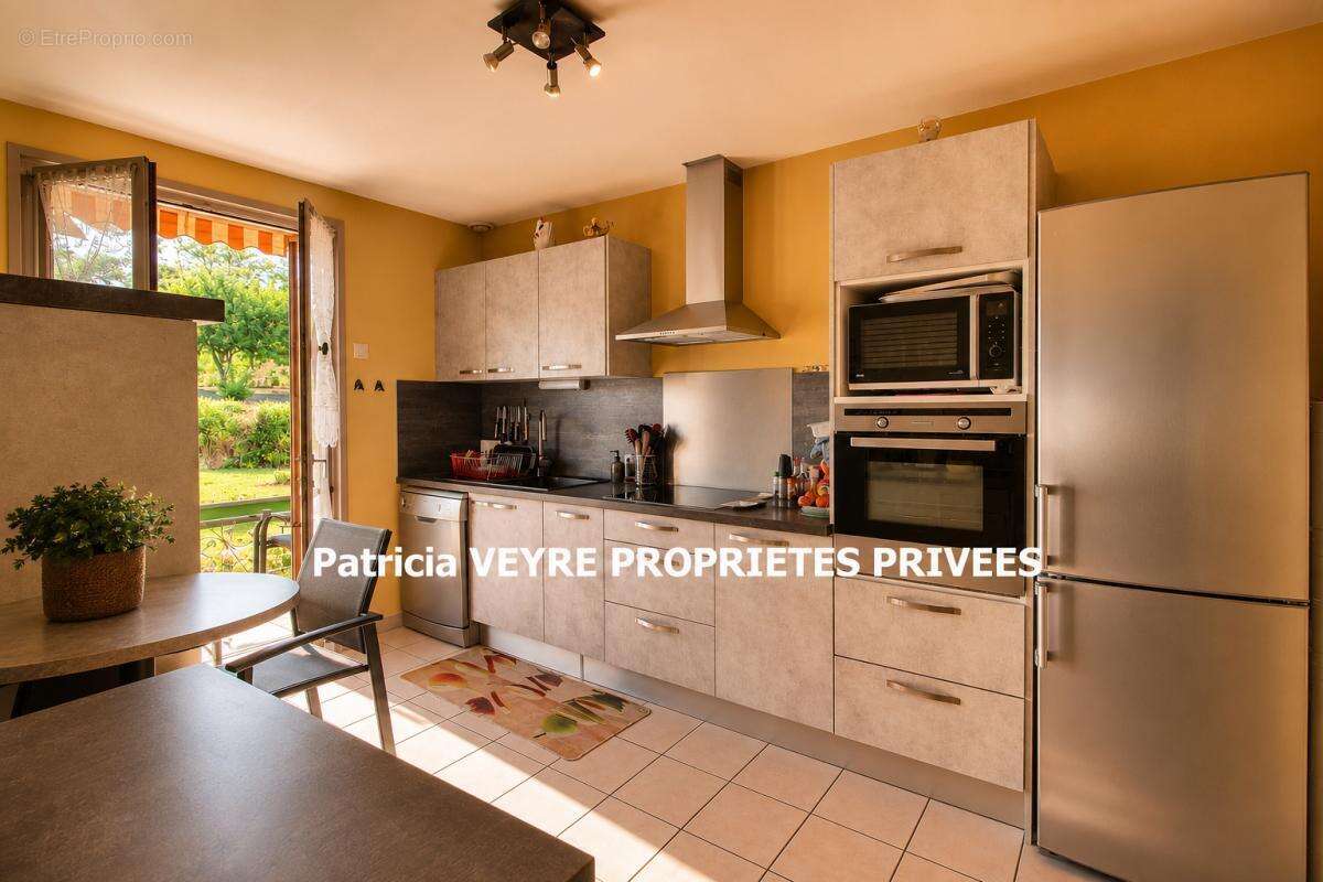 FRAISSES (42490) Maison individuelle rénovée 111m²  habitables + dépendance de 85 m² sur 776m² de terrain - photo 5