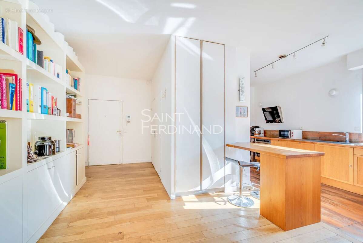 Appartement à NEUILLY-SUR-SEINE