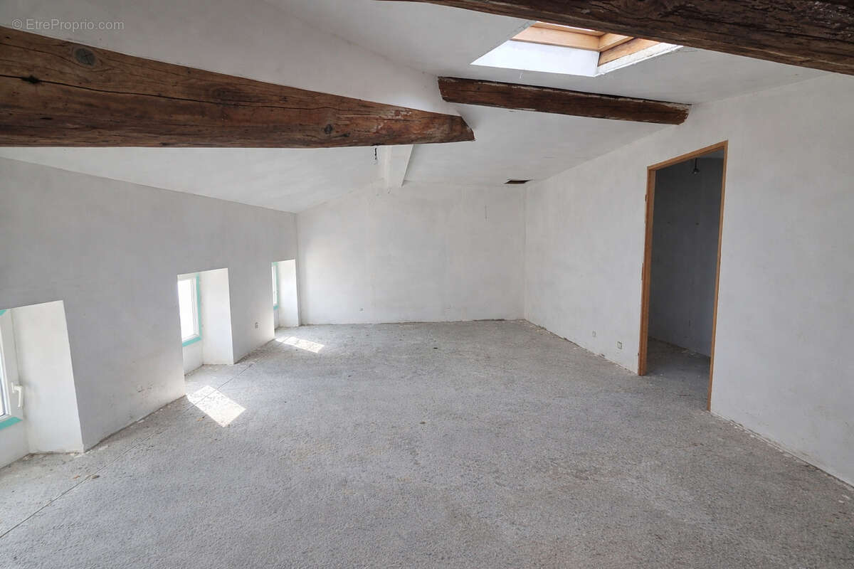 Appartement à SAINT-CHINIAN
