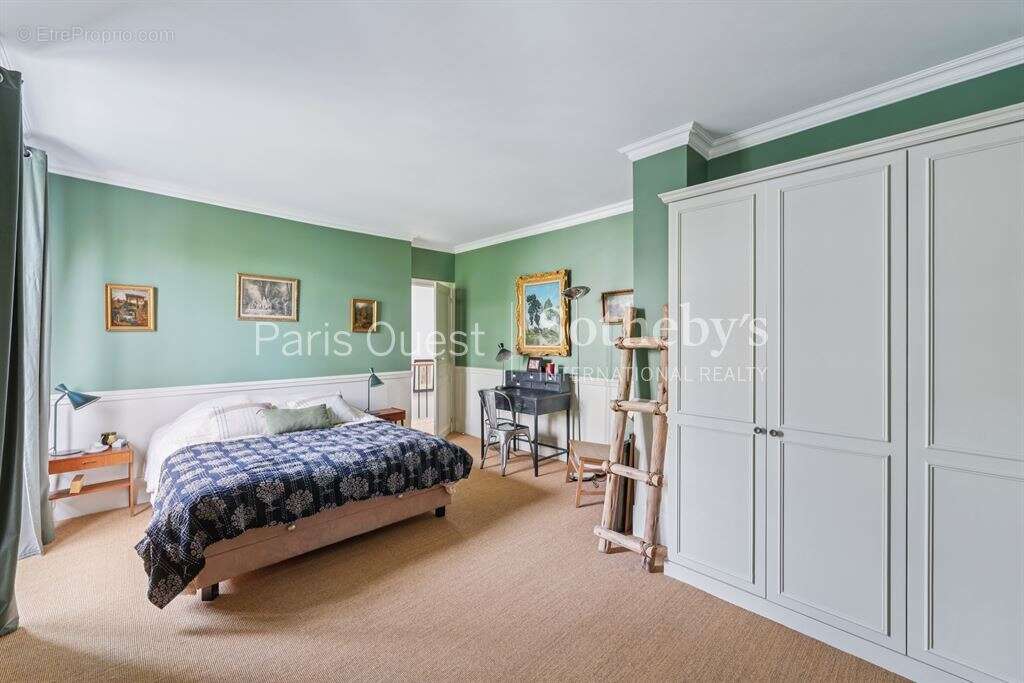 Maison à NEUILLY-SUR-SEINE